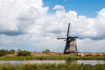 Naklejka premium Mills and water channel in a good day