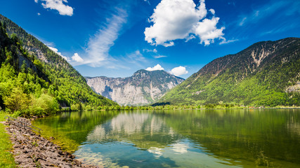 Fototapeta na wymiar Mountain lake and mountains in Austria, Alps, Europe