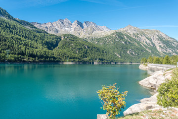 Fototapeta na wymiar Lake in Ceresole Reale in the Gran Paradiso National Park in Italy