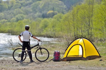 Obraz premium キャンプツーリング・マウンテンバイク 