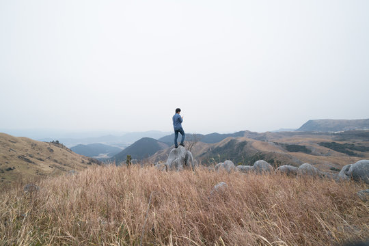 self portrait in the karst plateau カルスト台地でのセルフポートレート