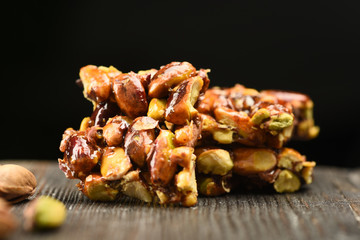 peanut pistachio croquant dessert / fistikli krokan