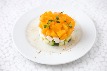 Avocado-Mango-Salat