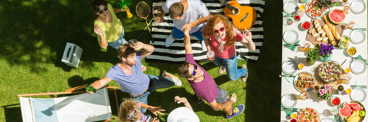 Summer barbeque party © Photographee.eu