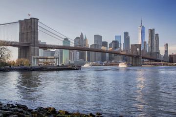 Fototapeta na wymiar New York, Lower Manhattan skyline with Brooklyn Bridge
