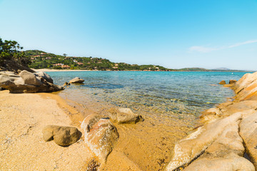 yellow rocks in Cala Girgolu