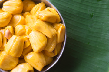 Fresh jackfruit slices