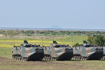 陸上自衛隊の水陸両用車