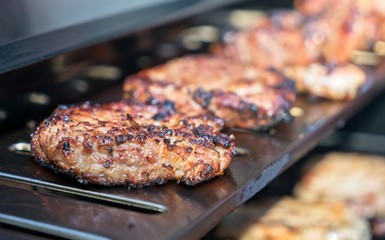 The meat is fried on the grill