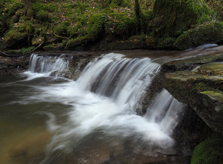 Kleiner Wasserfall im Naturpark Schwäbisch-Fränkischen Wald
