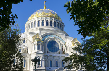 Fototapeta na wymiar Russian Orthodox monastery church in sunny weather blue sky