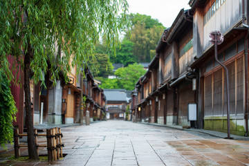 雨のひがし茶屋街