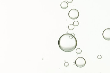 Flowing water bubbles