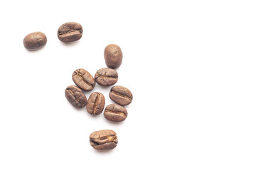 Naklejka premium Coffee beans on white background.