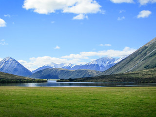 Fototapeta premium Viewpoint with the lake and mountain in New Zealand