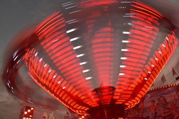 Fahrgeschäft auf einem Volksfest