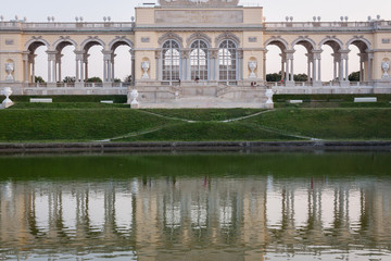 Fototapeta premium The building near the lake in Schoenbrunn gardens