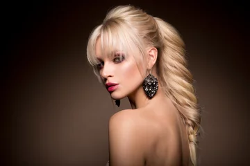 Fototapete Beautiful woman with professional make up and hairstyle © korabkova1