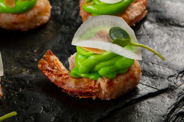 Shrimps with wasabi