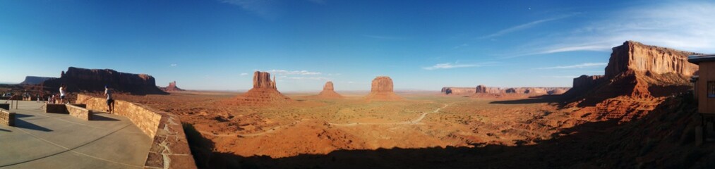 Fototapeta na wymiar Panoramica della Monument Valley