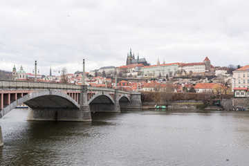 Fototapeta na wymiar Prag Brücke Palast