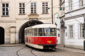 Fototapeta na wymiar Prag Straßenbahn