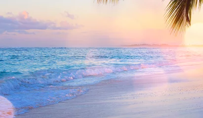 Foto op Plexiglas Art Summer vacation drims  Beautiful sunset over the tropical beach © Konstiantyn