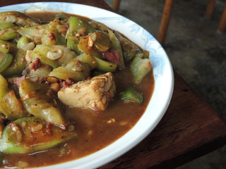 ナーベラーンブシー（ヘチマの味噌炒め）