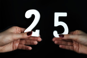 On the female palms figure twenty-five.