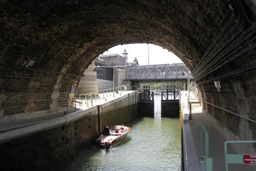 Papier Peint photo Canal Ecluse du port de l'Arsenal à Paris