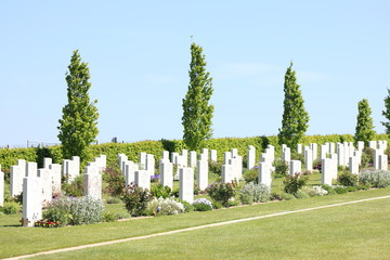 cimetière australien de Villers bretonneux dans la somme,  avec son mémorial à la mémoire des...