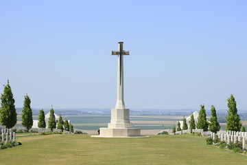 cimeti&egrave;re australien de Villers bretonneux dans la somme,  avec son m&eacute;morial &agrave; la m&eacute;moire des hommes tomb&eacute;s lors de la 1ere guerre mondiale