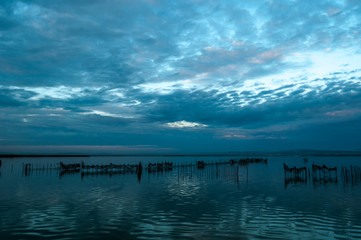 Embarcadero en el lago