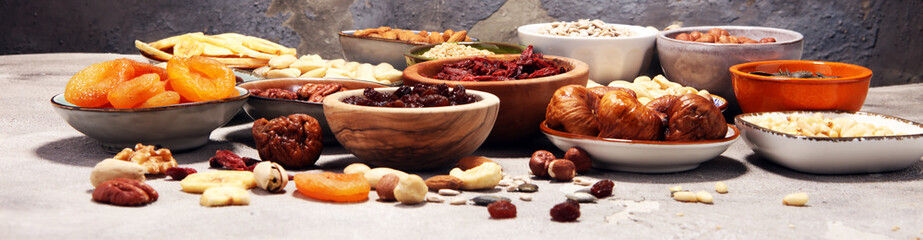 Composition with dried fruits and assorted healthy nuts