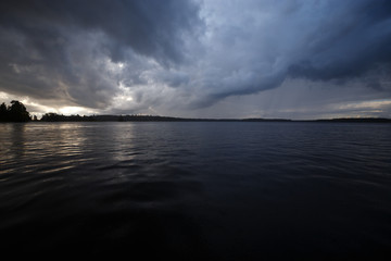 Fototapeta na wymiar rain on the lake