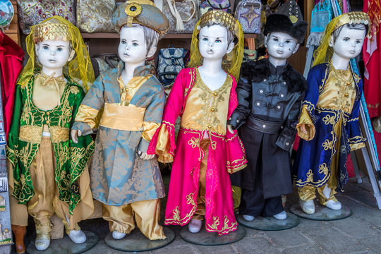 Orientalische Kost&uuml;me f&uuml;r Kinder als Souvenir, Istanbul, T&uuml;rkei