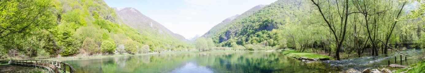 Fototapeta na wymiar Lago Canneto