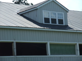 Kentucky White Barn Top