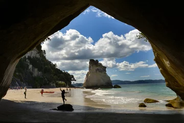 Tuinposter Cathedral Cove in Coromandel, Nieuw-Zeeland © Janice