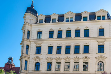 Gründerzeithaus, helle Fassade, hochwertig