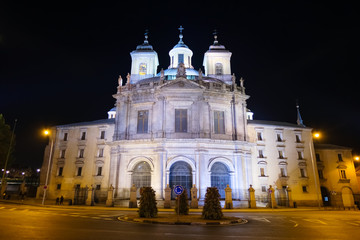 Fototapeta na wymiar マドリード サン・フランシスコ・エル・グランデ教会 夜景