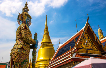 Fototapeta premium The beauty of Thai architecture Thai sculpture giant in Thailand.