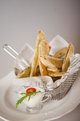 fried zucchini and sauce