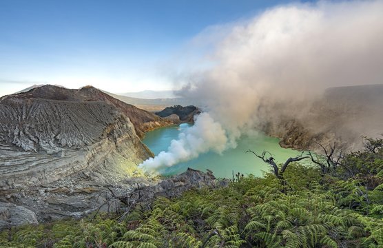Volcano Kawah Ijen, volcanic crater with crater lake and steaming vents, morning light, Banyuwangi, Sempol, Jawa Timur, Indonesia, Asia