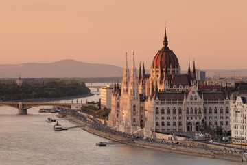 View over the Danube to Parliament at sunset, Pest, Budapest, Hungary, Europe