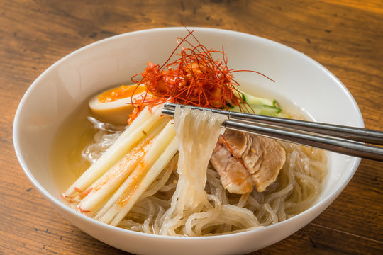 平壌冷麺　Pyongyang cold noodles