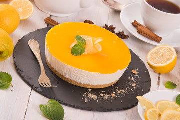Lemon cheesecake. 