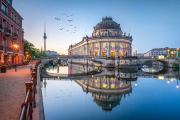 Deurstickers Berlijn Museumeiland met Bode Museum en TV-toren in Berlijn, Duitsland