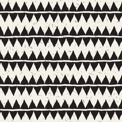 Hand drawn abstract seamless pattern in black and white. Retro grunge freehand jagged lines texture.
