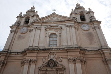 Fototapeta na wymiar cathedral of san paolo a mdina